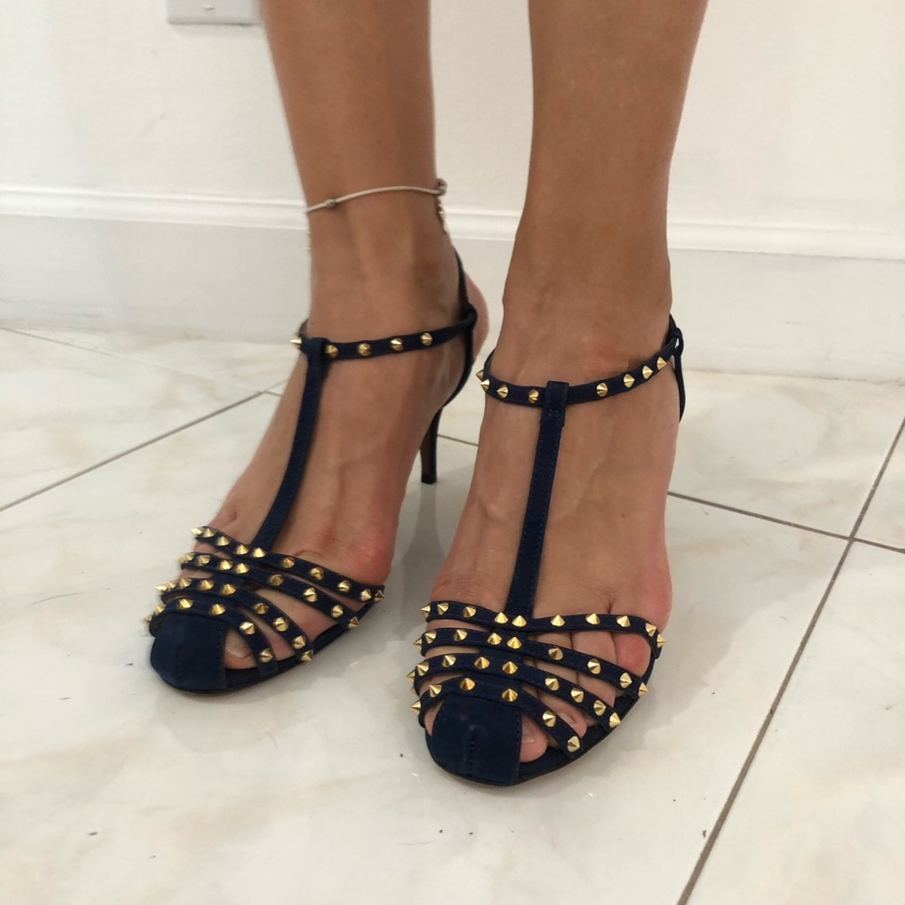 Schutz sandals embellish with gold spikes - Picture 6 of 10